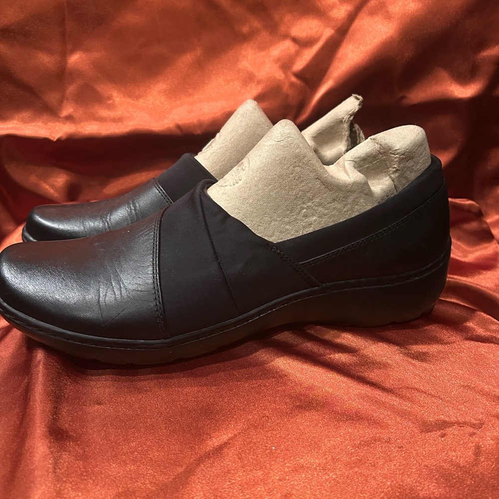 Women’s Clark’s Black Leather Slip-On Shoes